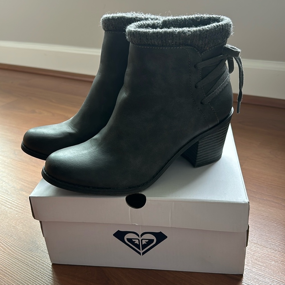 Roxy Gray Booties - image 1